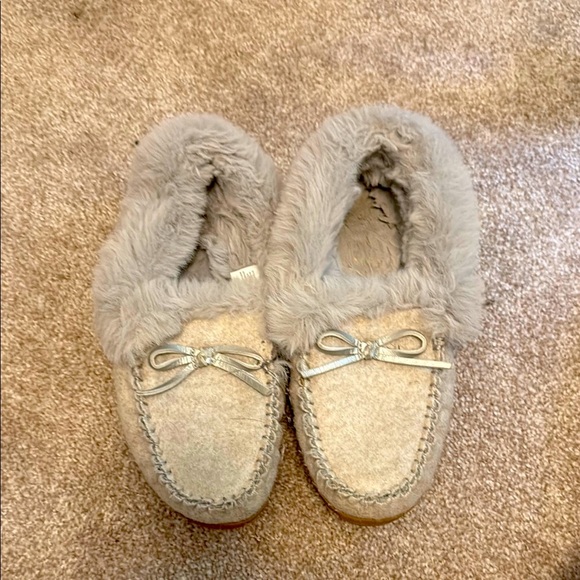 J. Crew Gray Moccasin Slippers with Plush Lining - Picture 1 of 2
